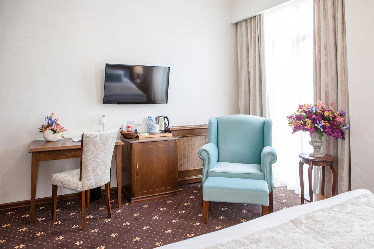 Reikartz Avlabari Tbilisi Hotell Exteriör bild