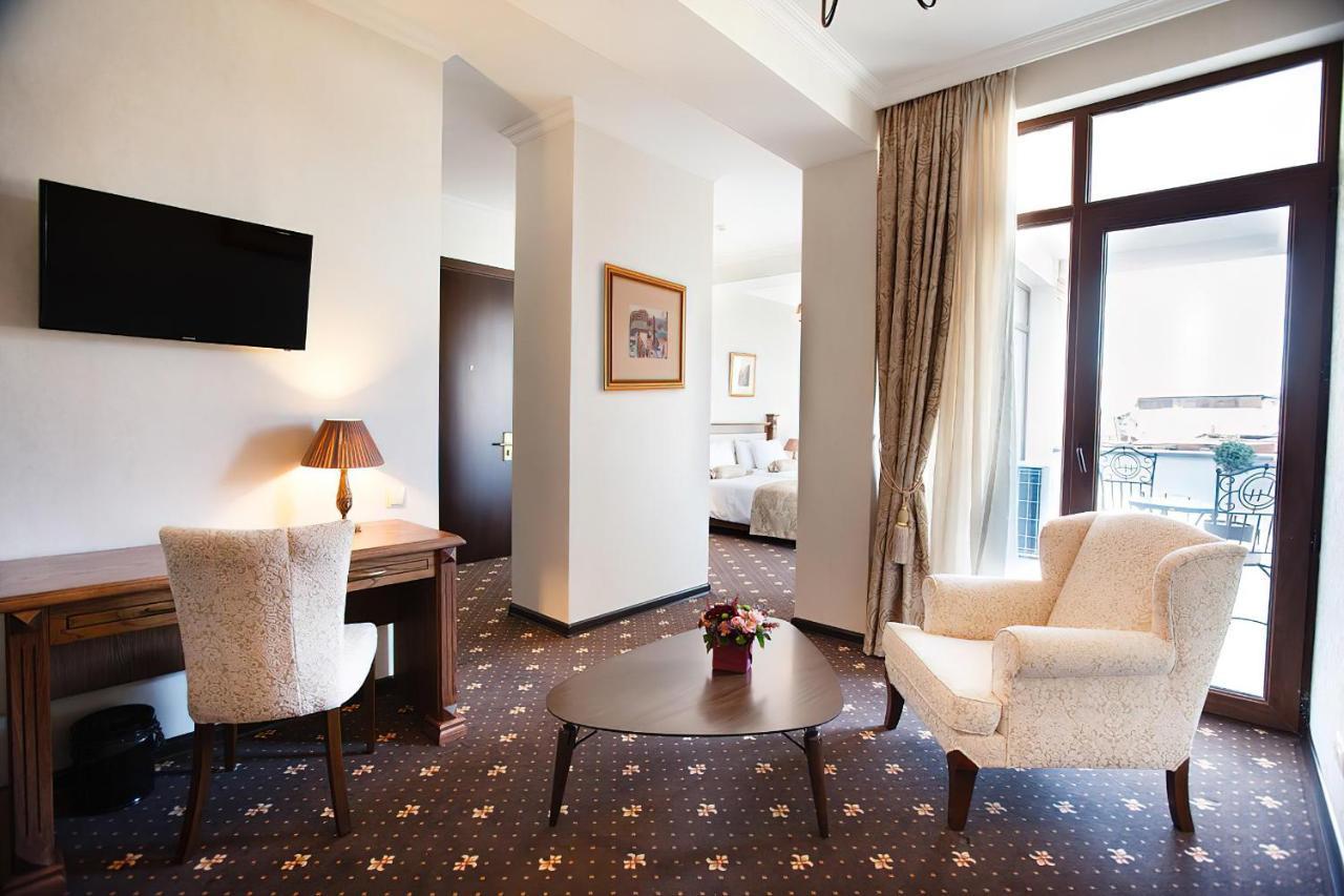 Reikartz Avlabari Tbilisi Hotell Exteriör bild