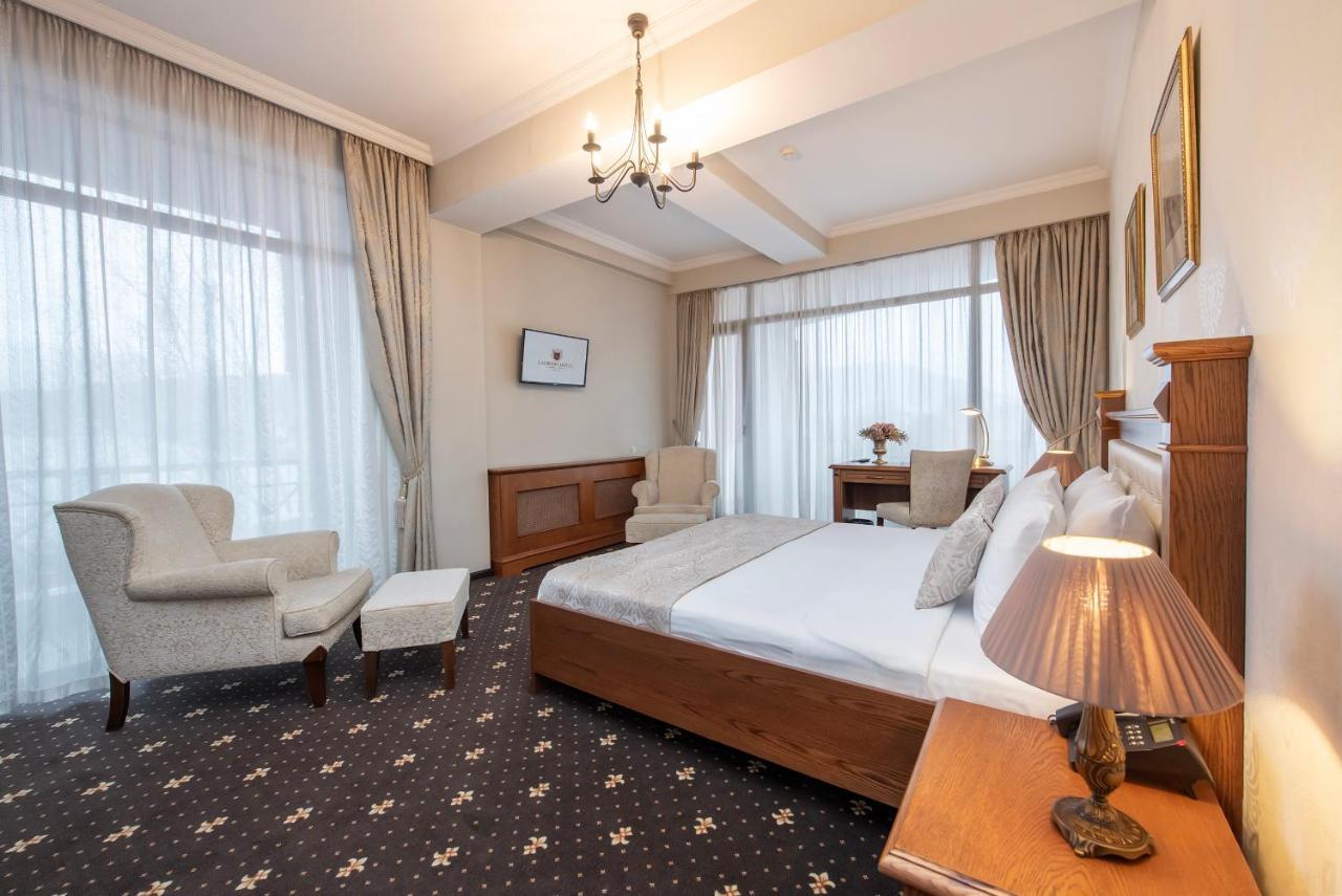 Reikartz Avlabari Tbilisi Hotell Exteriör bild
